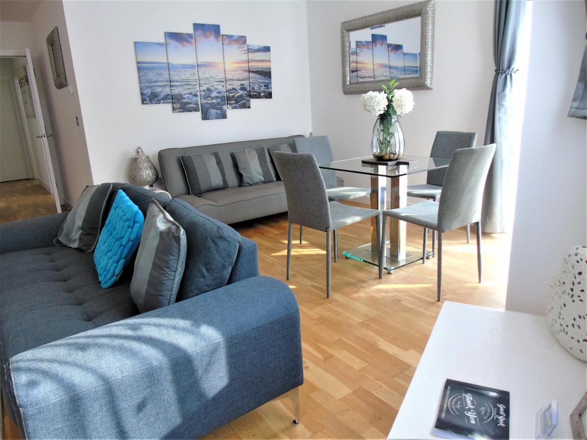 Seaview, Luxury Apartment, 2 Min Walk To Porth Beach Newquay  Exterior photo