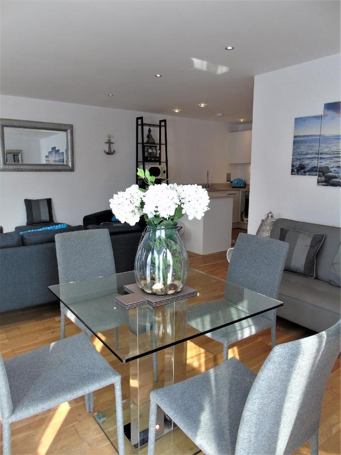 Seaview, Luxury Apartment, 2 Min Walk To Porth Beach Newquay  Exterior photo