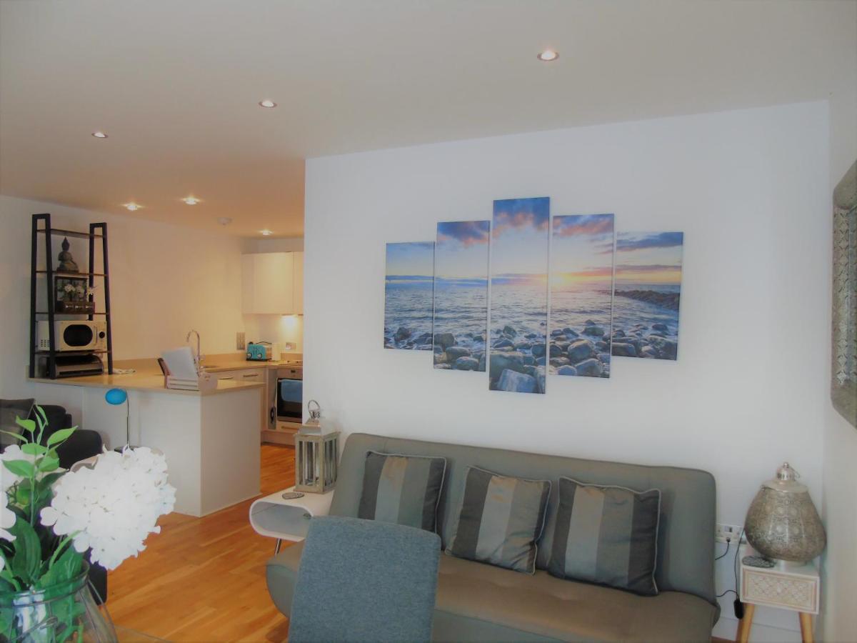 Seaview, Luxury Apartment, 2 Min Walk To Porth Beach Newquay  Exterior photo